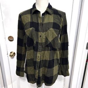 H&M gren and black plaid flannel shirt